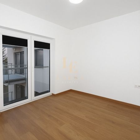 Atrakcyjna przestrzeń 90m² | 3 pokoje | Włochy - Zdjęcie 3