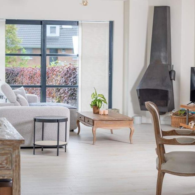 Villa te huur in Duisburg voor € 2.500 met 3 slaapkamers - Photo 1