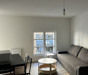 1 pièce 21.8 m² 1 pièce POITIERS Plateau, Rue Carnot, Studio Meublé - Photo 2