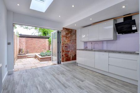 2 bedroom terraced house to rent - Photo 5