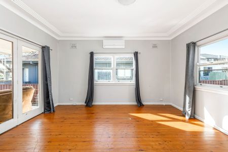 THREE BEDROOM SPACIOUS HOME - Photo 3