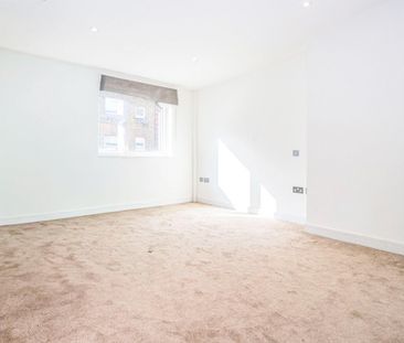 2 bedroom Flat To Let Total Size: 767 SQ FT - Photo 3