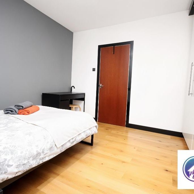 3 Bedroom Flat To Rent - Photo 1