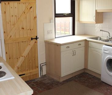 2 bedroom cottage to rent - Photo 2