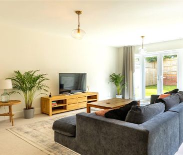 4 bedroom detached house to rent - Photo 2