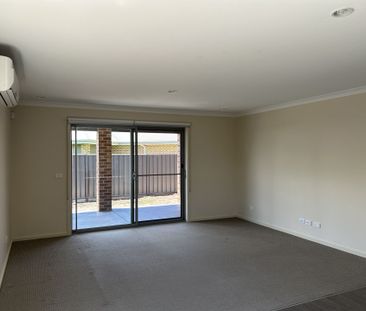 21 Casina Court Epsom VIC - Photo 1