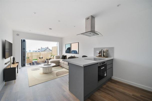 2 bedroom terraced house to rent - Photo 1