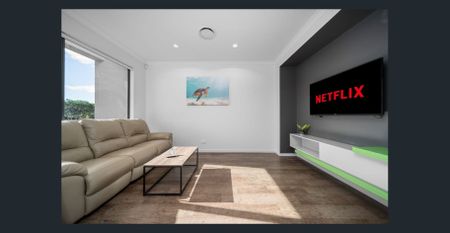 5 Bedroom furnished house with 10kw Solar system and pool - Photo 3