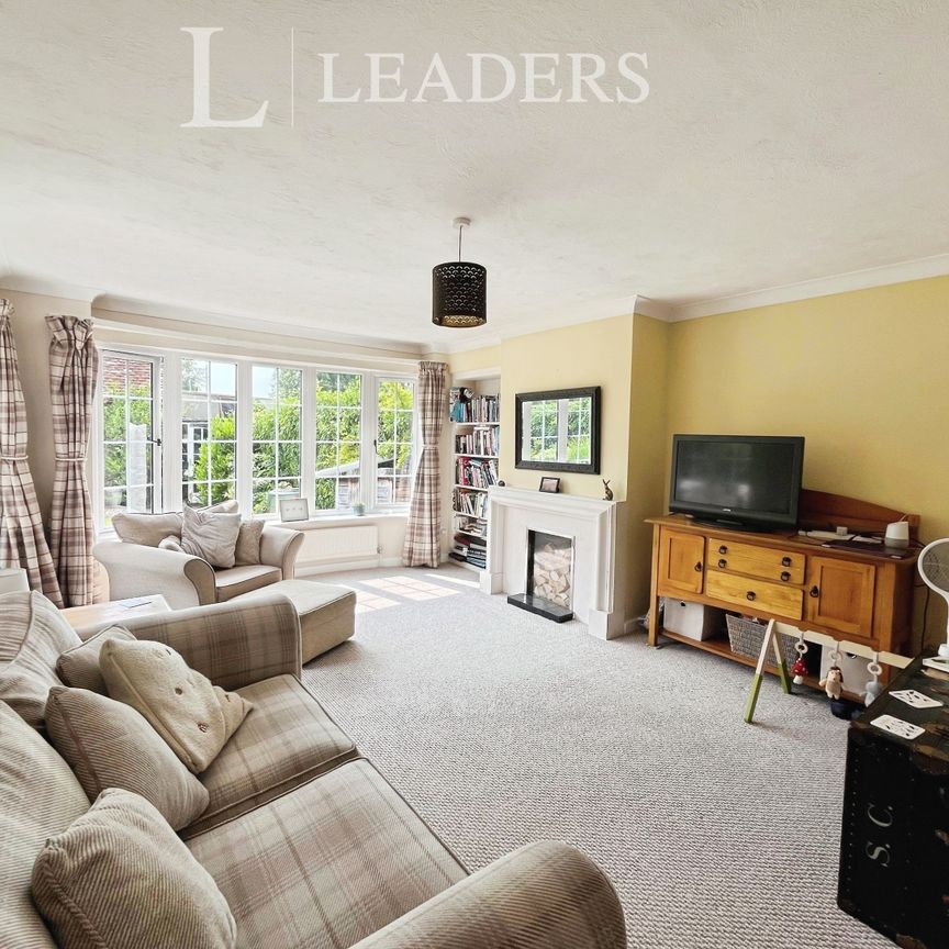 4 bedroom house to rent Mill Street, St. Osyth, Clacton-on-Sea, CO16 - Photo 1