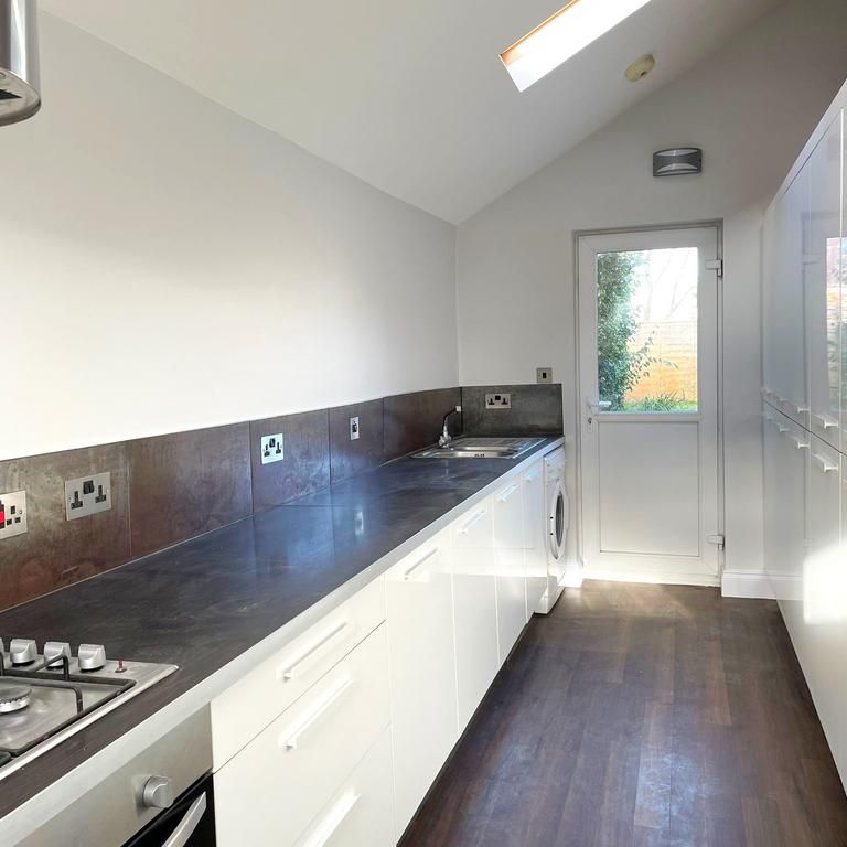 2 bedroom semi-detached house to rent - Photo 1