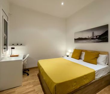 Carrer d'Occident, L'Hospitalet de Llobregat, Catalonia - Photo 2