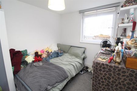 6 bedroom terraced house to rent - Photo 3