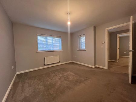 4 bedroom detached house to rent - Photo 3