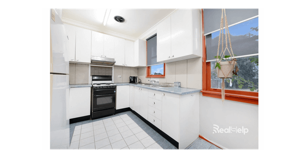 Spacious 3-Bedroom Family Home in Prime Lalor Park Location - Photo 1