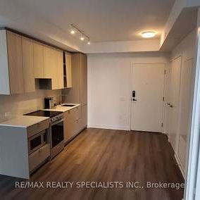 Burnhamthorpe/Confederation Brand New 2Bdrm 2Baths 1Terrace - Photo 2