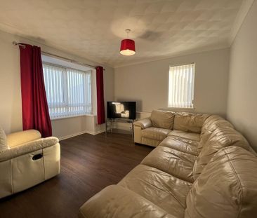 3 bedroom flat to rent - Photo 4