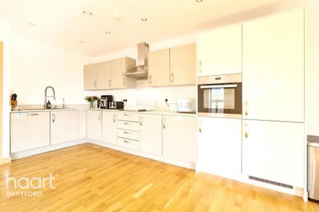 3 bedroom apartment to rent - Photo 5