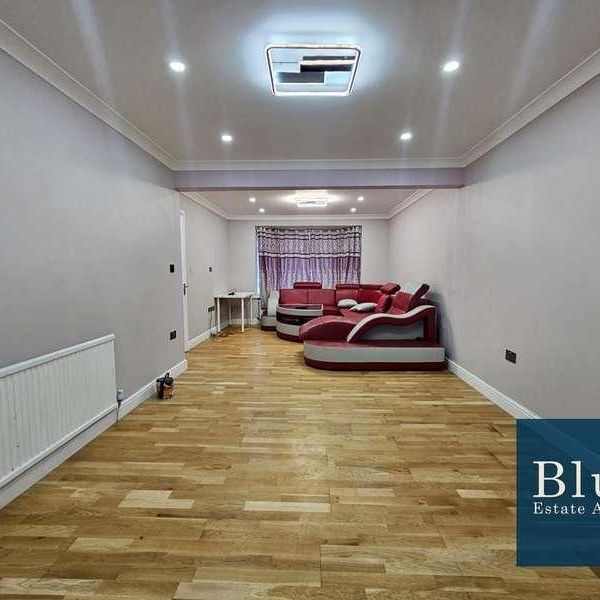 West Way, Hounslow, TW5 - Photo 1