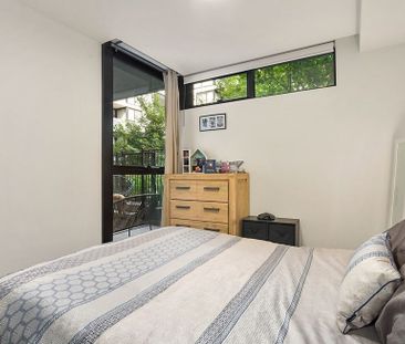 Fully Furnished One Bedroom Apartment with Private Courtyard - Photo 2