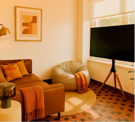 Large one bedroom apartment with private courtyard - Photo 1