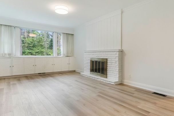 For Lease - 142 Balsam Drive, Oakville, Ontario - Photo 1