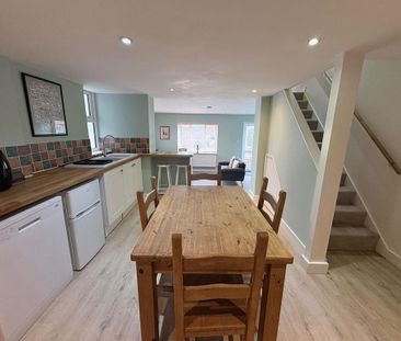 3 bedroom semi-detached house to rent - Photo 6