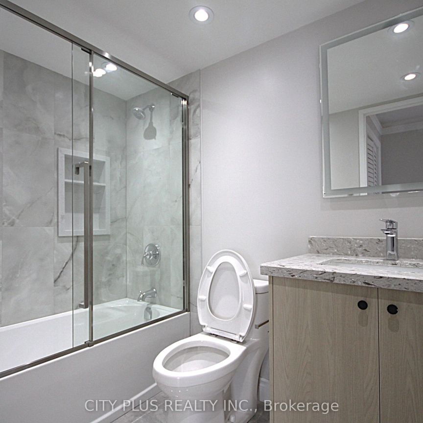7460 Bathurst Street #1607 - Photo 1
