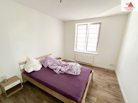 Renovierte 2-Raum-Wohnung mit Einbauküche - zentral in Ehrenfriedersdorf! - Photo 5