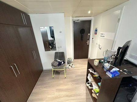 Room in a Shared Flat, Claypit Lane, LS2 - Photo 3