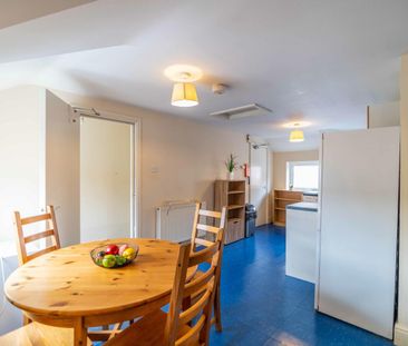 Flat 4, 24 Barbican Road - Photo 2