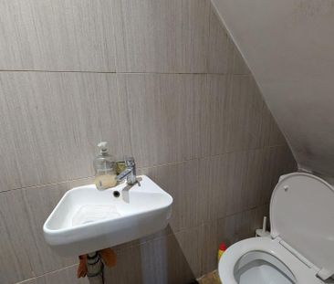 4 bedroom terraced house to rent - Photo 6