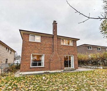 For Lease - 124 Briarscross Boulevard, Toronto, Ontario - Photo 2