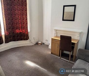 1 bedroom in a house share to rent - Photo 2
