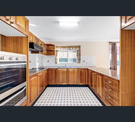 8A Holt Street, North Ryde, NSW 2113 - Photo 2