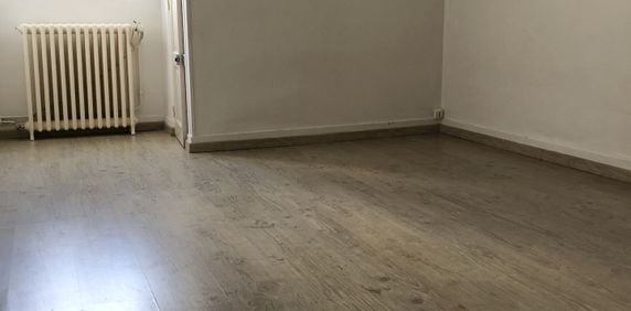 Location Appartement 2 pièces 45m² COUTANCES 50200 - Photo 2