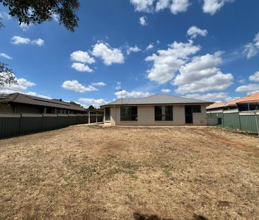 Spacious Family Living in Sought-After Delroy Park - Photo 2