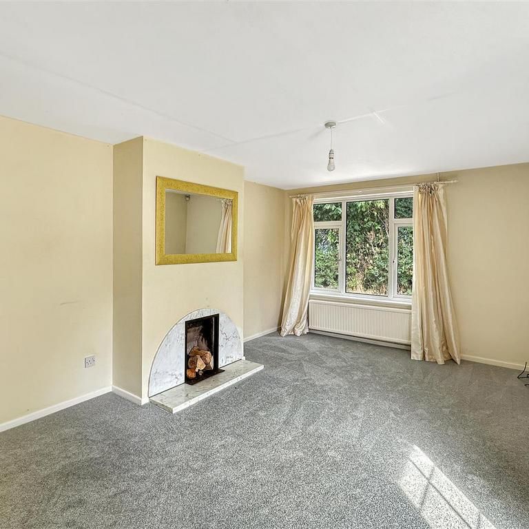 3 bedroom detached bungalow to rent - Photo 1