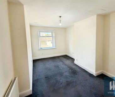 New Hey Road, Oakes, Huddersfield, HD3 - Photo 2
