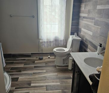 For Lease - 199 Catharine Street Unit# 3, Hamilton, Ontario - Photo 3