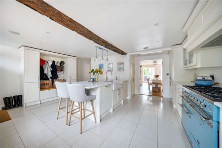 A well presented character home in the charming village of Brasted. - Photo 4