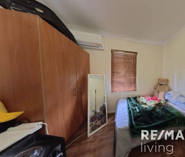 Spacious Family Queenslander in a Central Location - Photo 4