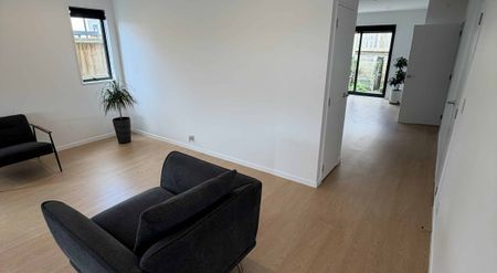 Modern Family Home - Water Included - Photo 3