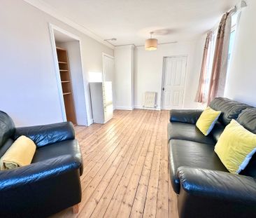 Carnegie Court, The Pleasance, Edinburgh, EH8 9SN - Photo 3