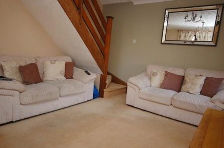 2 bedroom semi-detached house to rent - Photo 4