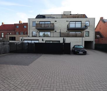 Een appartement op de 2de verdieping links met terras en garage in het centrum van Merksplas. - Photo 1