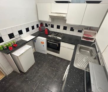 Bedsit, High Road, N20 - Photo 2