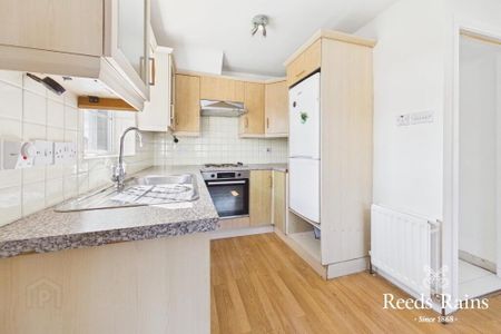 24d Cairndore Walk, Newtownards, BT23 8PE - Photo 4