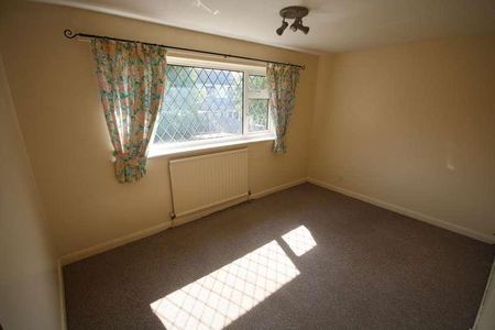 Branston Crescent, Melton Mowbray, LE13 - Photo 3