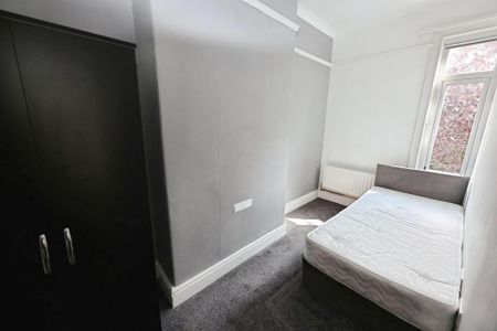 7 bedroom terraced house to rent - Photo 2