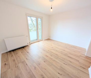 **Was will man mehr? +Balkon +frisch gestrichen +neuer Laminat +neu... - Photo 1